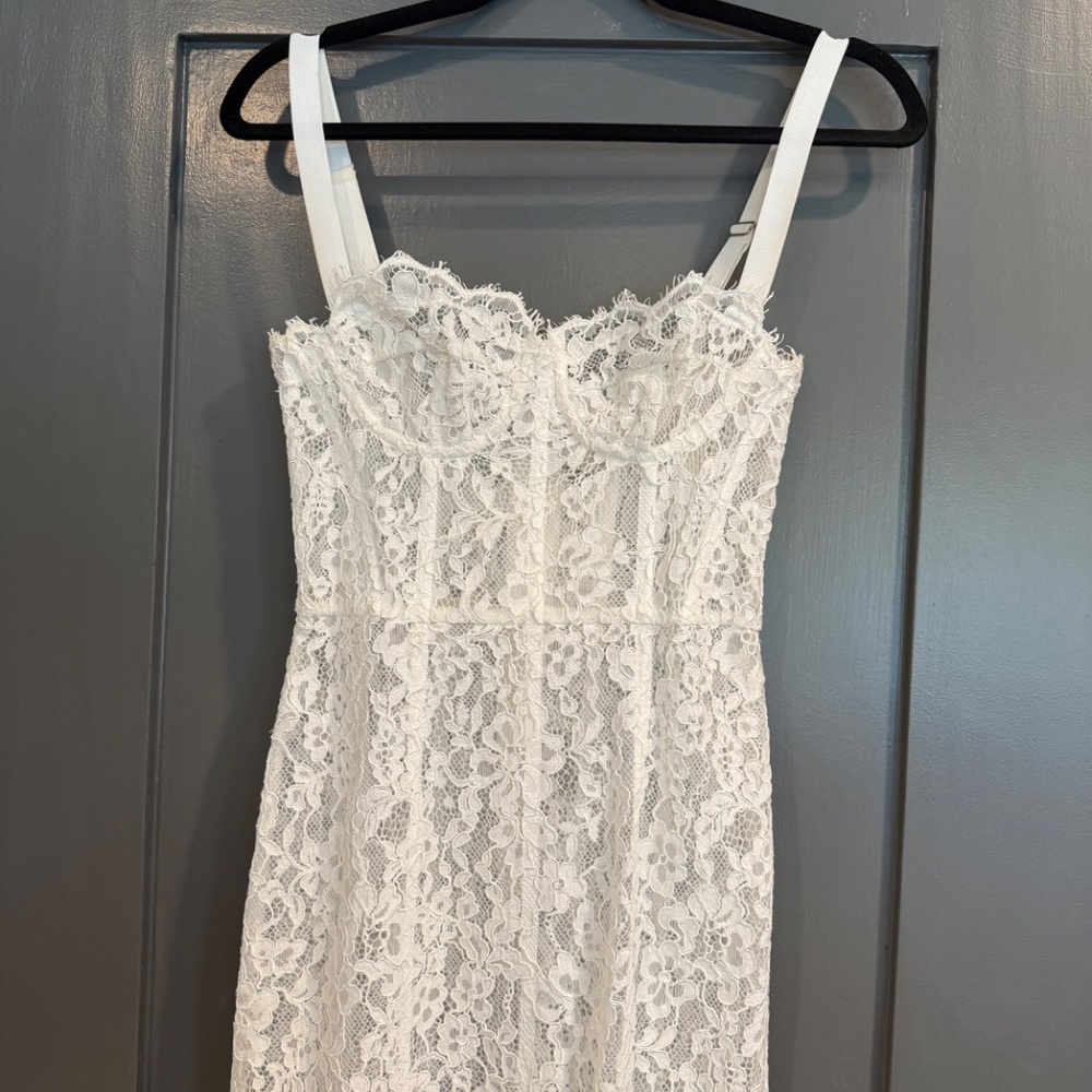 Helsa Lace Column Dress - Picture 4 of 7